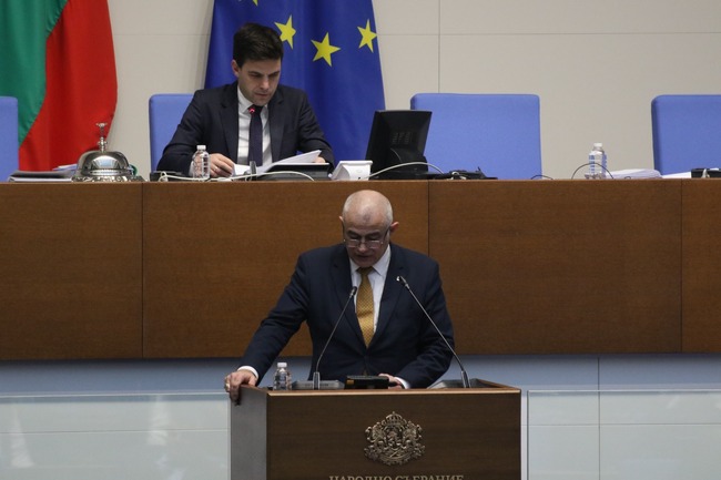 БСП с предложения за увеличение на възнагражденията на социалните и здравните работници