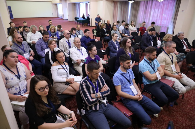 Студенти към Ива Митева: „Номинираме Ви за наш конституционен съдия!“