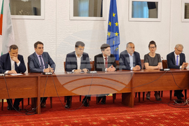 Продължаваме промяната - извънреден брифинг