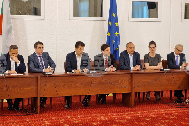 Продължаваме промяната - извънреден брифинг