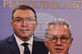 Парламент - ГЕРБ-СДС,  ДПС и ПП-ДБ - детска болница - депутати - пресконференция