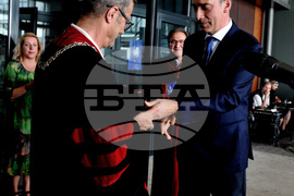 Бургас - НХА - първи випуск