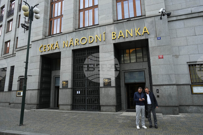 Чешката централна банка запази основната си лихва на 3,5 процента на фона на неясни инфлационни перспективи