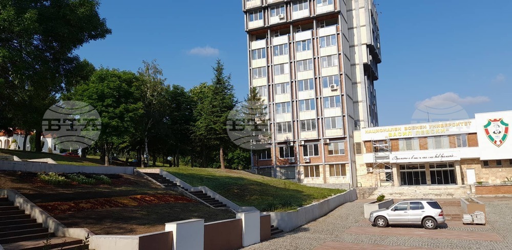 Националният военен университет ще чества днес 20 години от създаването си