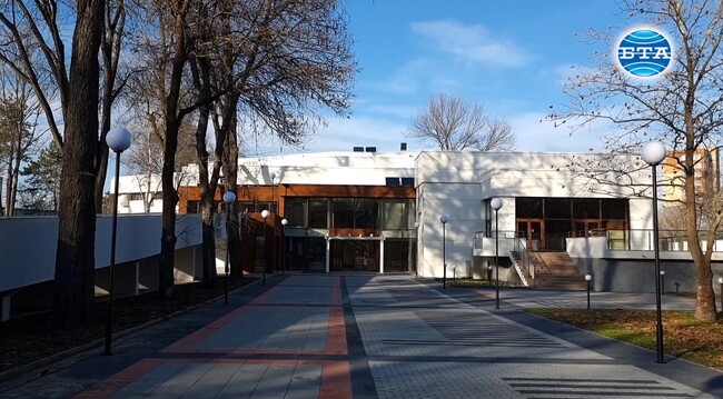 Откриха Младежки културен център в Ямбол в основно ремонтирания бивш Младежки дом