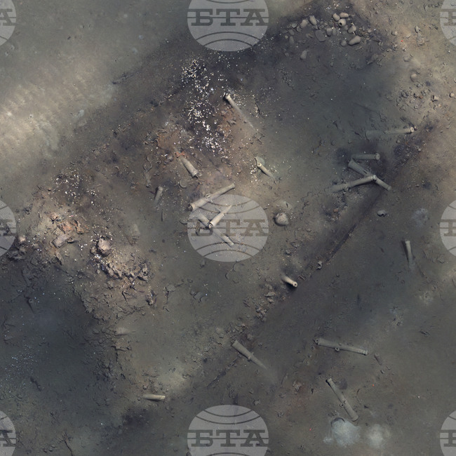 Колумбийски учени откриха оръдие, монети и порцеланова чаша от испанска галера, потънала преди 300 години 