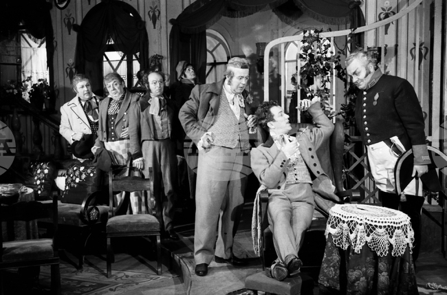 Премиера на комедията „Ревизор“ в Народния театър „Иван Вазов“ през 1953 г.