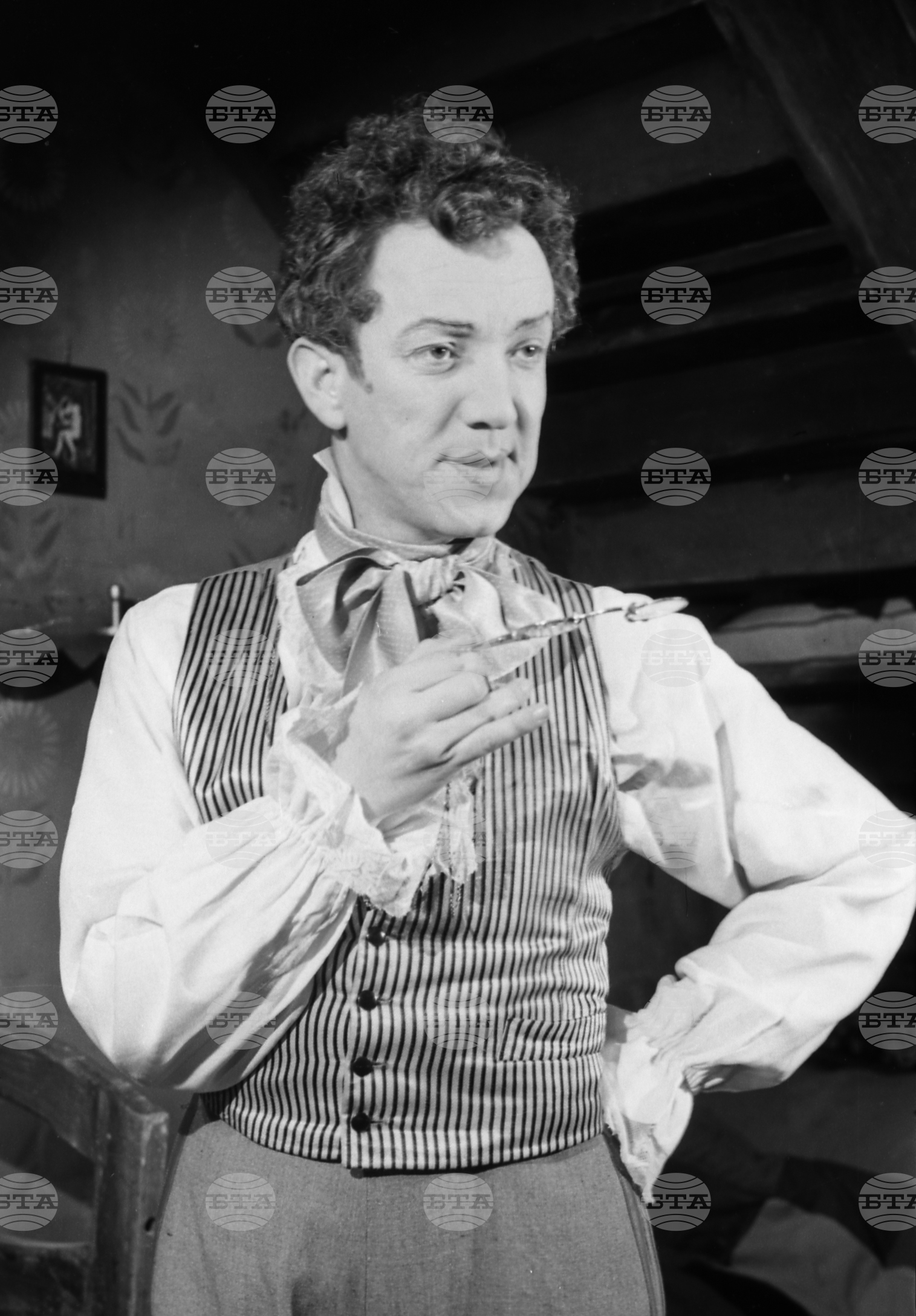 Премиера на комедията „Ревизор“ в Народния театър „Иван Вазов“ през 1953 г.