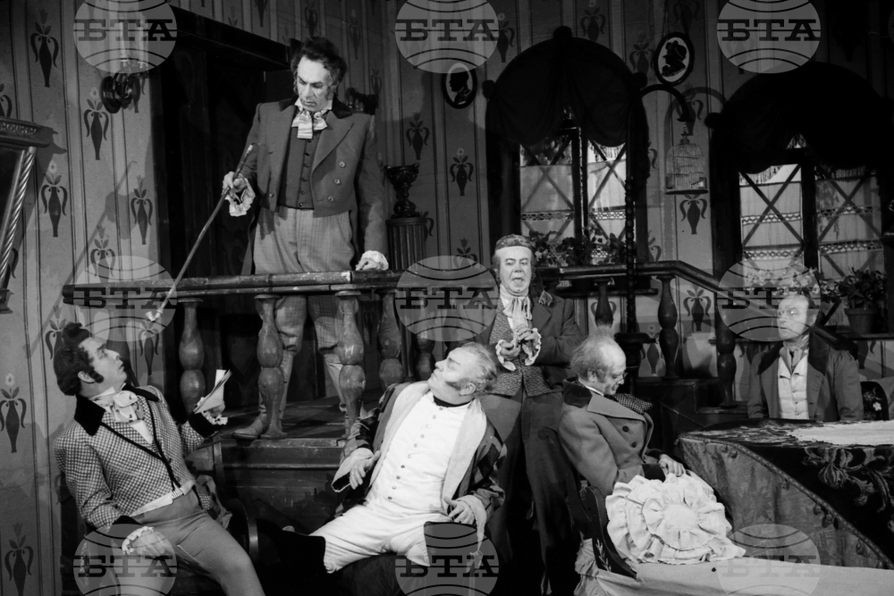 Премиера на комедията „Ревизор“ в Народния театър „Иван Вазов“ през 1953 г.