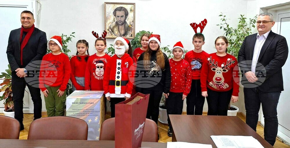 Районният съд в Силистра награди ученици, участвали в образователните инициативи на институцията