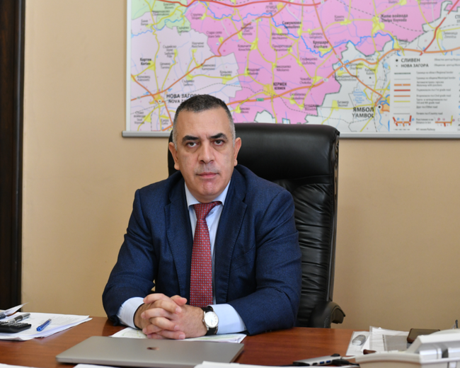 Община Сливен: Кметът Стефан Радев пожелава светли празници на жителите на Община Сливен