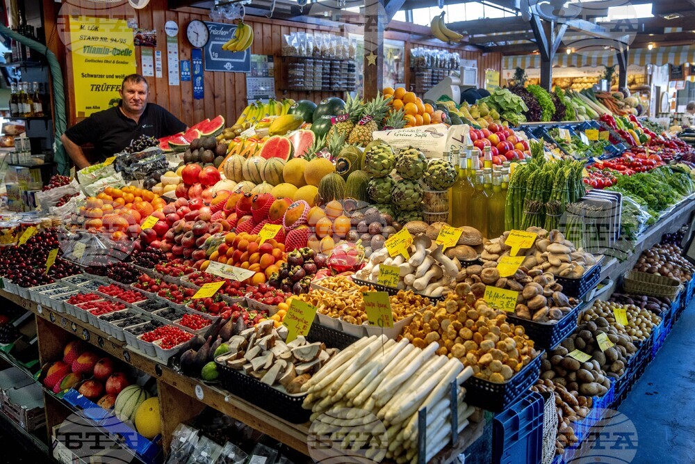 Euro Area Annual Inflation Down to 2.0% in December 2025