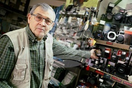 Взеха ли хляба „умните телефони“ на професионалните фотографи и на какво учи фотографията, попитахме двама майстори на обектива