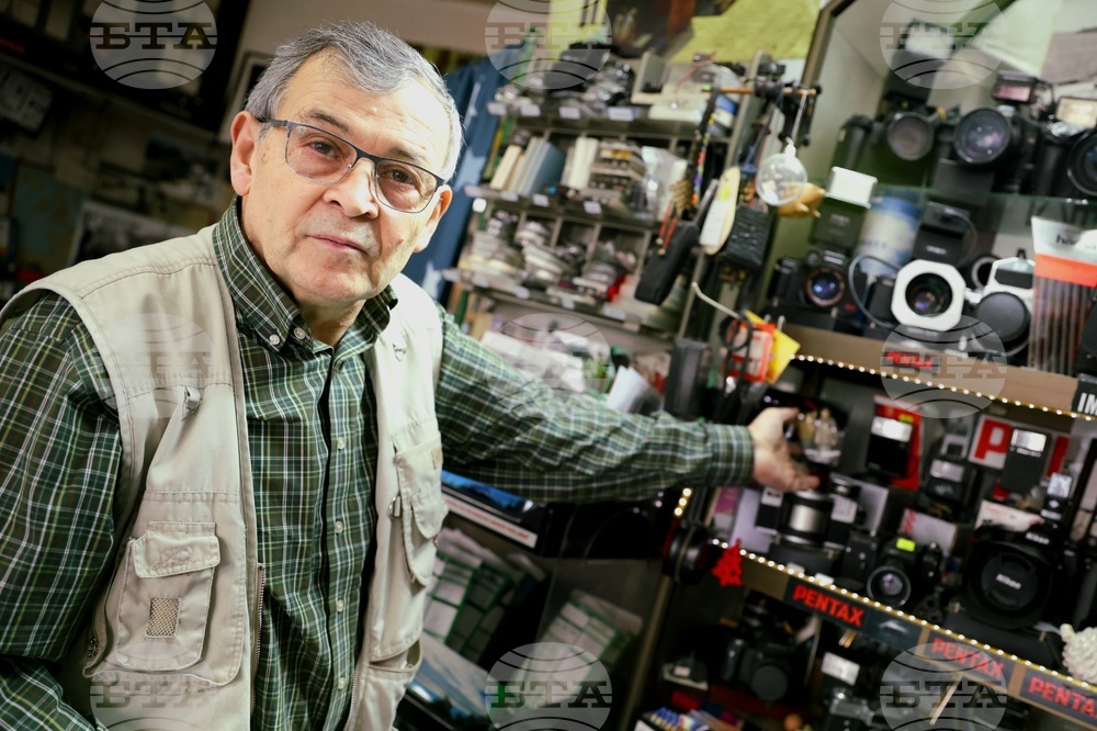 Взеха ли хляба „умните телефони“ на професионалните фотографи и на какво учи фотографията, попитахме двама майстори на обектива