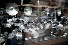 Взеха ли хляба „умните телефони“ на професионалните фотографи и на какво учи фотографията, попитахме двама майстори на обектива