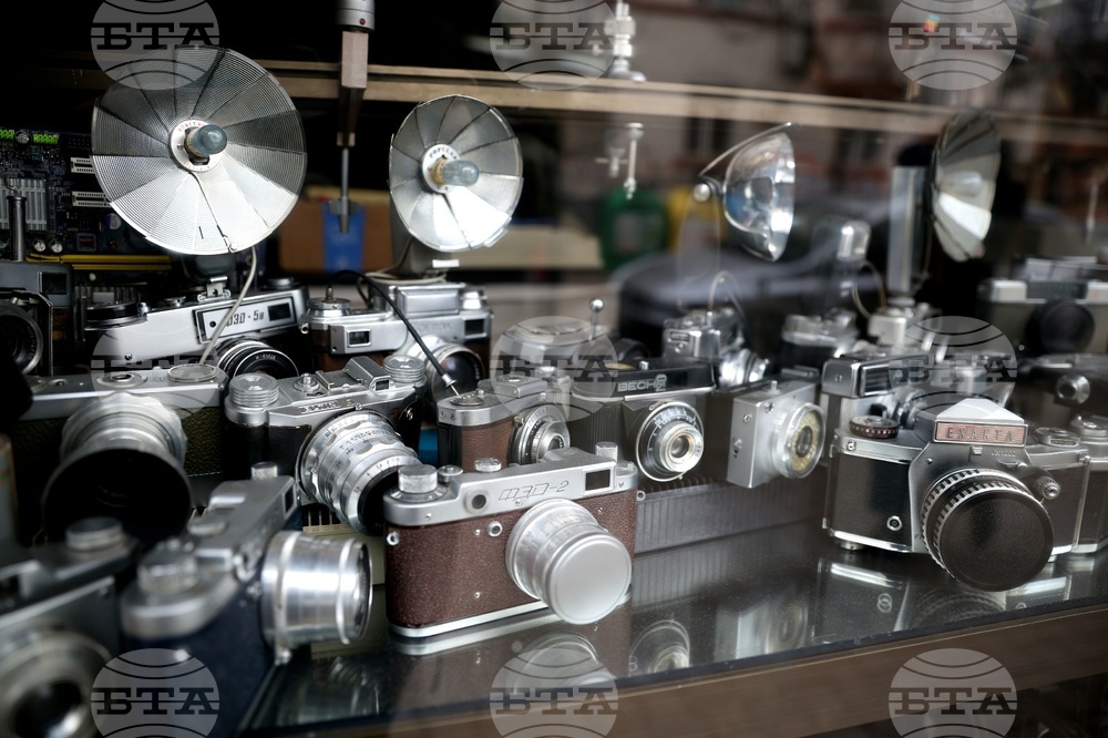 Взеха ли хляба „умните телефони“ на професионалните фотографи и на какво учи фотографията, попитахме двама майстори на обектива