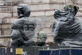 Паметник на съветската армия - фигури