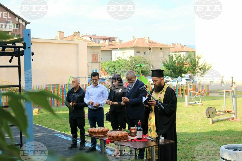 Йордан Йовчев, кметът Илко Стоянов и Александър Личев откриха новоизградена стрийт фитнес площадка в Благоевград