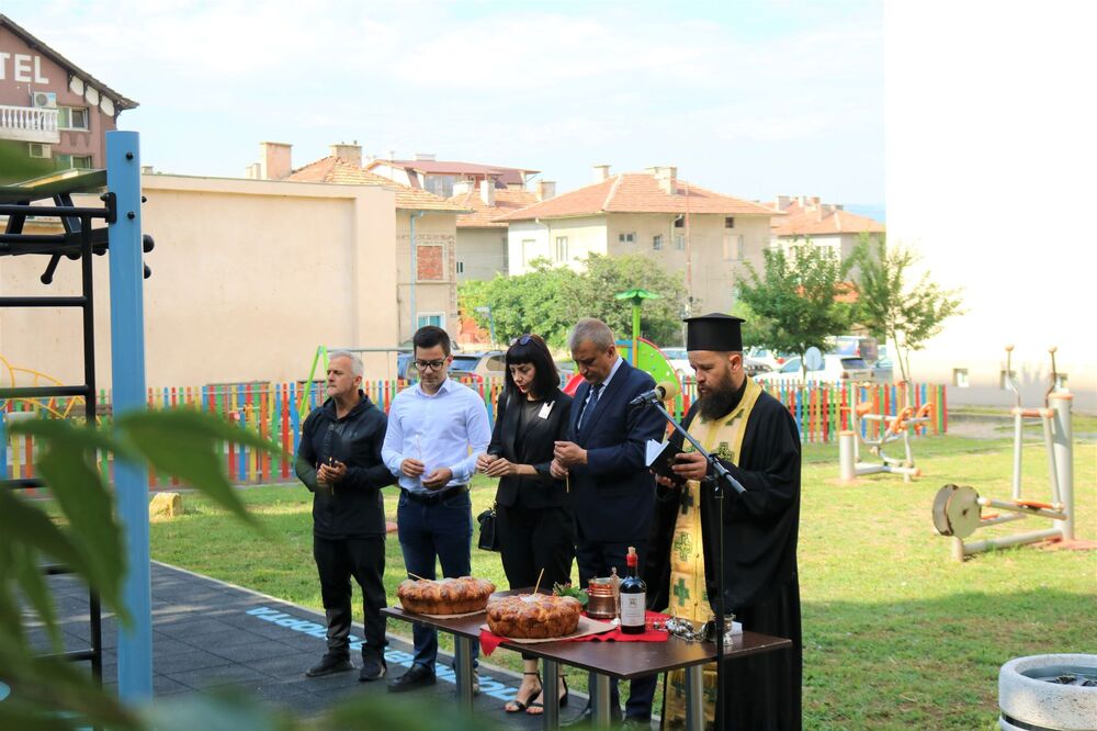 Йордан Йовчев, кметът Илко Стоянов и Александър Личев откриха новоизградена стрийт фитнес площадка в Благоевград