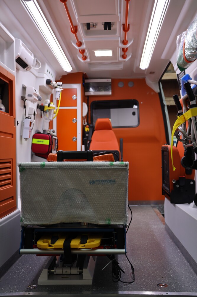 Министерство на здравеопазването: Пет Центъра за спешна медицинска помощ вече разполагат с първите в България високопроходими линейки