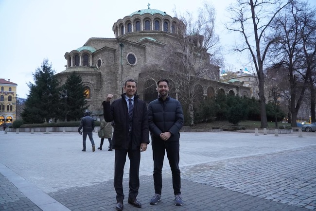 Следващата ни голяма цел е пълна реконструкция на пл. „Св. Неделя", ул. „Съборна" и пространството пред Съдебната палата, заяви кметът Васил Терзиев