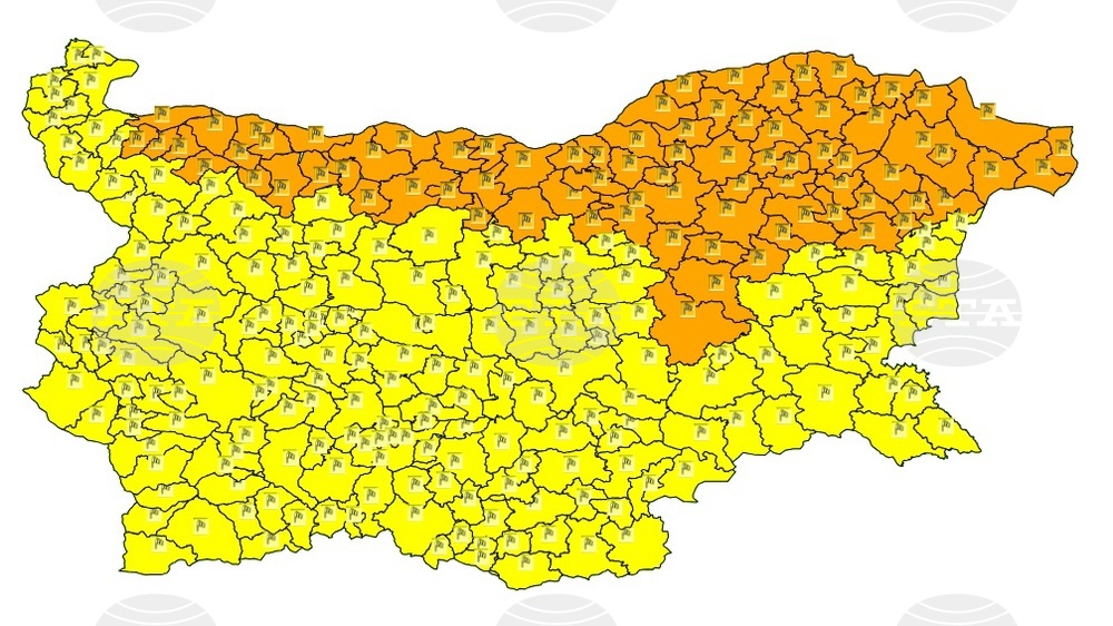 Code Orange Issued for 12 Regions in Bulgaria on Saturday due to Strong Winds
