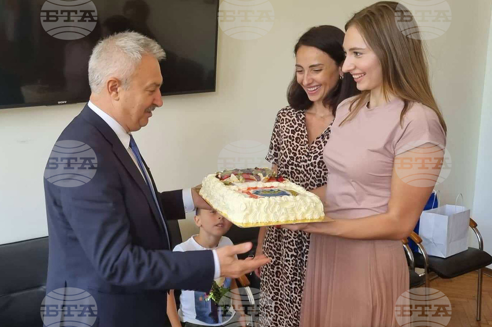 Украински бежанци благодариха на кмета на Монтана за настаняване в общинско жилище