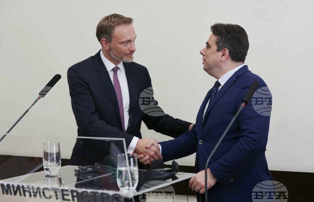 Поздравяваме България за стабилността на държавните финанси, което е вдъхновение за нас, каза министърът на финансите на Германия