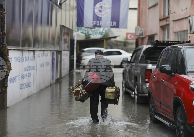 Турските власти издадоха предупреждение за опасни гръмотевични бури в европейската част на Турция 