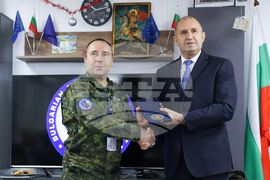 Косово - президент - посещение - KFOR