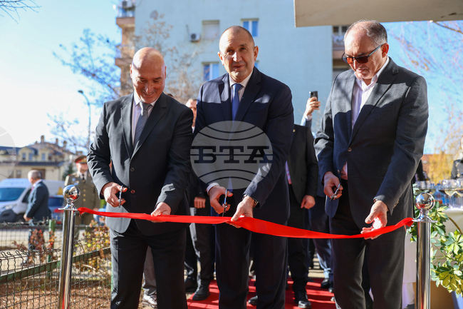 Косово - Призрен - президент - български почетен консул - кабинет - откриване 