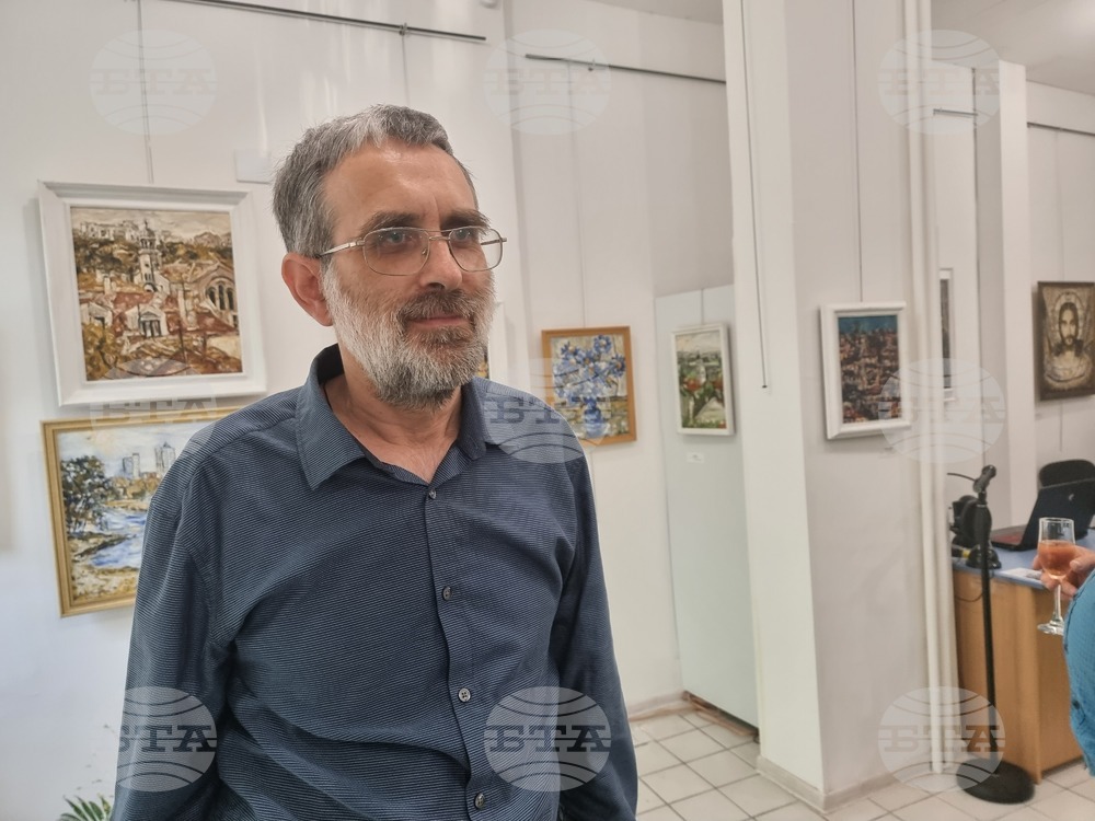 Изложбата „Картини от България“ на Калин Ангелов бе открита в ямболската галерия „Стойчев“
