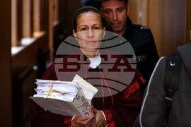 Мярка за неотклонение - Марина Ненкова