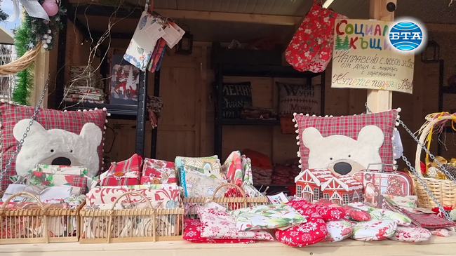 След дългогодишно прекъсване в Ловеч отново има коледен базар