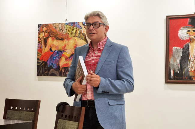 Доц. д-р Мартин Иванов представи в Казанлък книгата си "Срещу течението: българската текстилна промишленост 1800 -1912"
