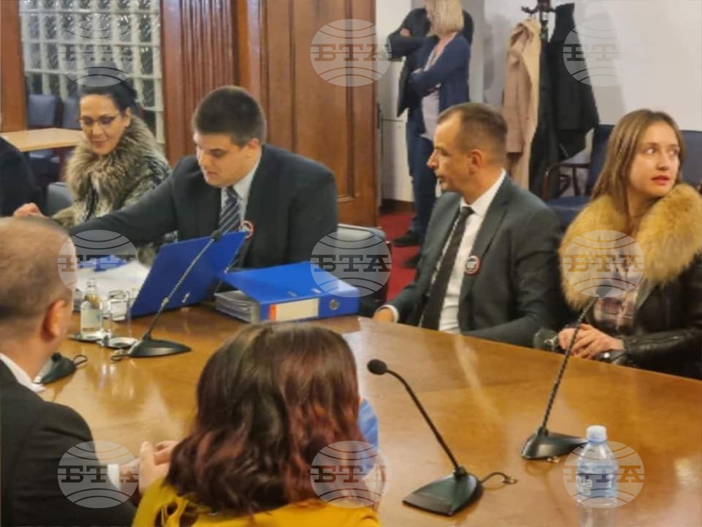 Сръбските радикали внесоха листата си за предстоящия парламентарен вот