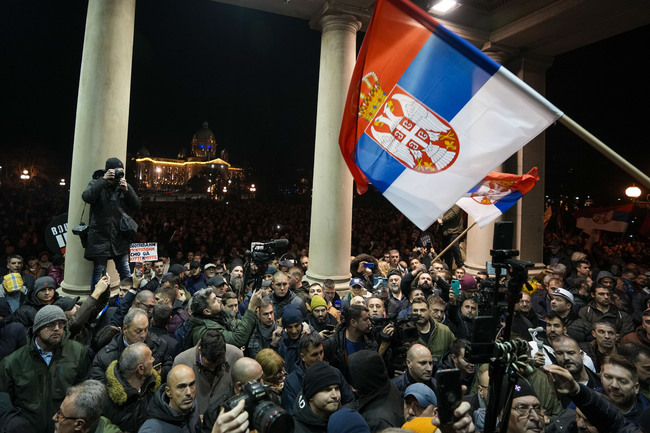 Според говорителката на руското МВнР Западът се опитва да дестабилизира ситуацията в Сърбия