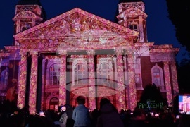 "Disney+" - начало - 3D мапинг шоу