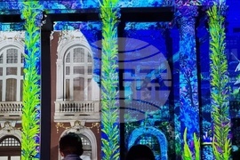 "Disney+" - начало - 3D мапинг шоу