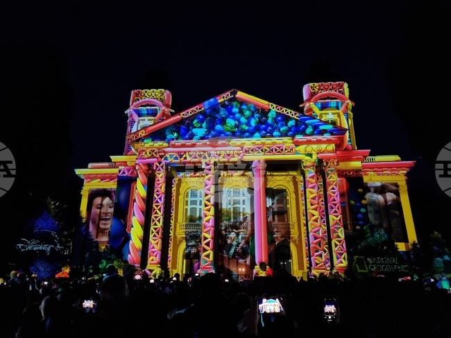 "Disney+" - начало - 3D мапинг шоу