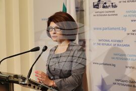 Парламент - Десислава Атанасова - пресконференция