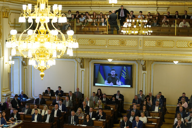 Чешкият парламент гласува резолюция, с която определя властта в Русия като терористичен режим