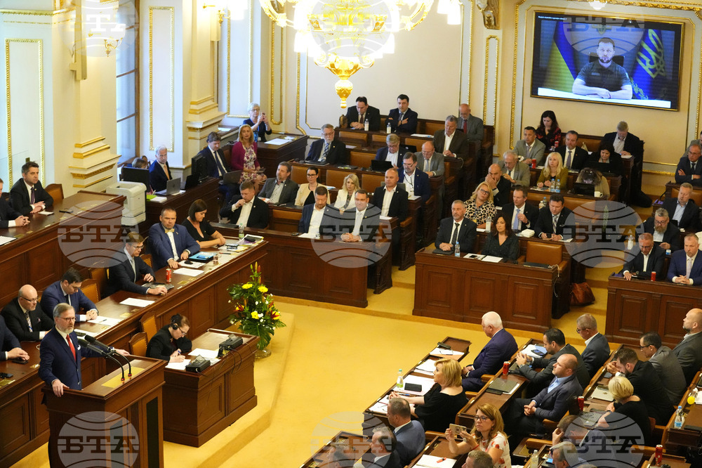 Зеленски: Русия е хвърлила око на "обширна зона от Варшава до София"