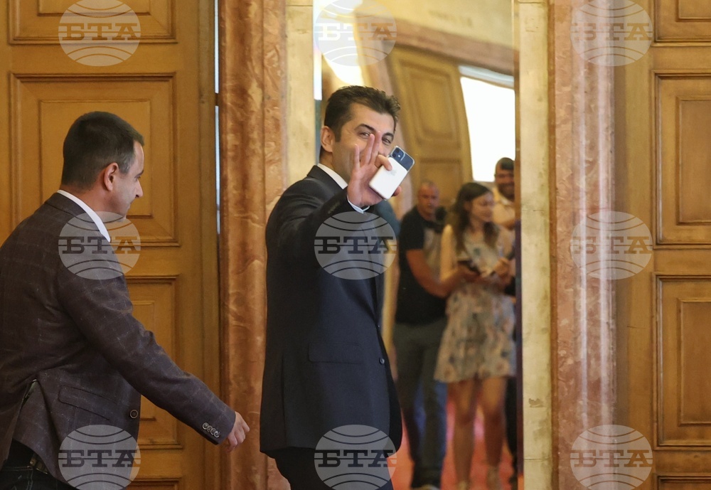 Парламент - Кирил Петков