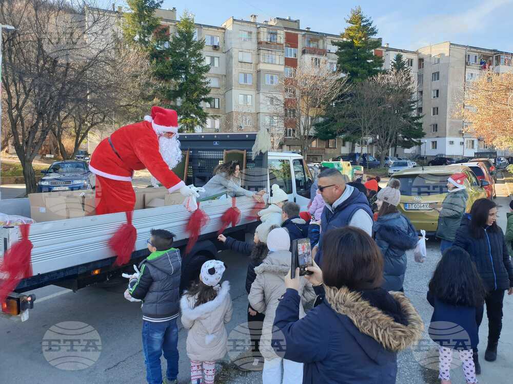 Дядо Коледа ще посети децата в Свищов за девета поредна година на 25 декември