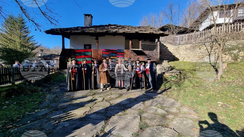 Обичаят коледуване беше пресъздаден в музея в Боженци