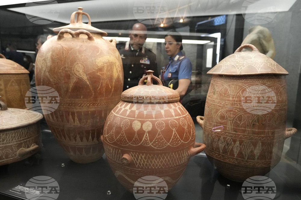 Археолози откриха изрисувана етруска гробница на 2500 години