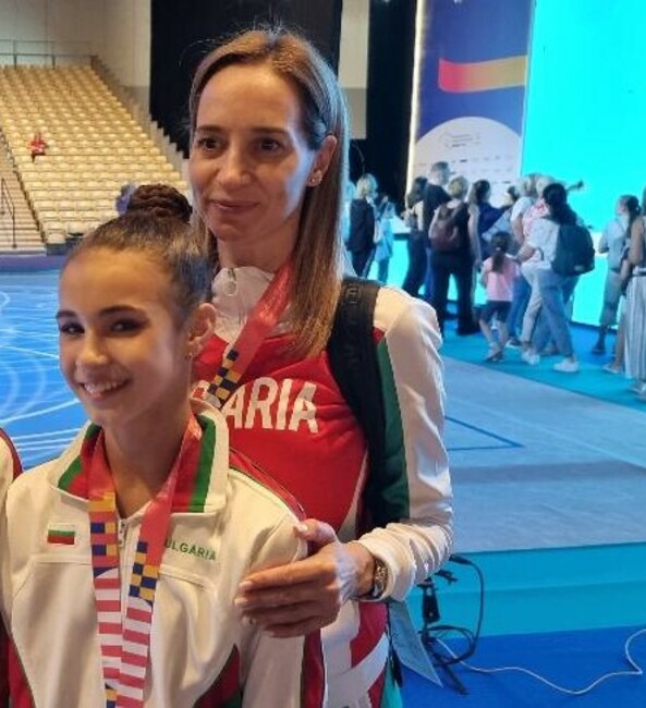 Старши треньорът на националния отбор девойки индивидуално Райна Тошева: "На момичета им трябва просто повече опит"