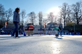 Ледена пързалка ,,ЮНАК''