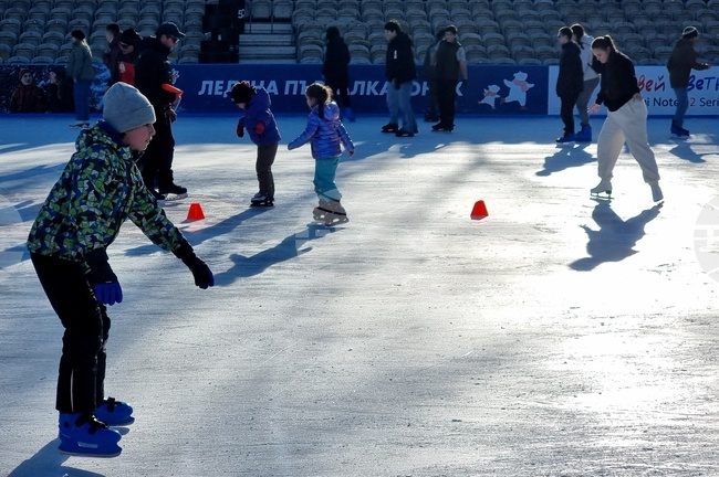  Ледената пързалка в Спортен комплекс „Зона Б-5“ в София отваря врати утре